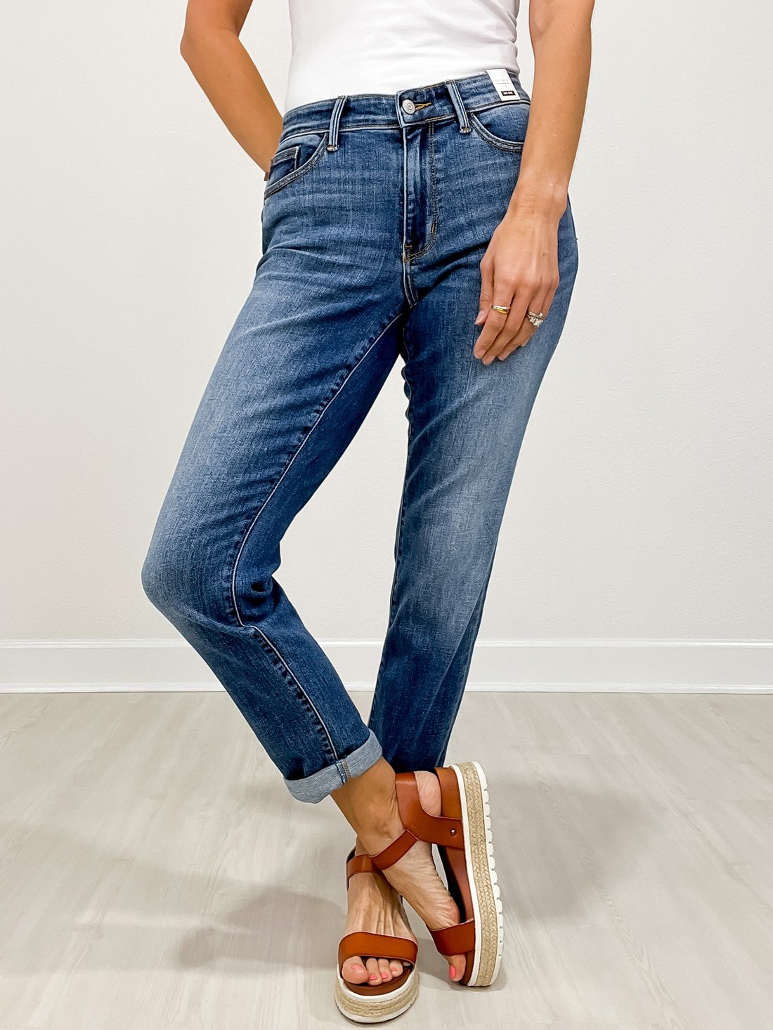 2025 MONROE Mid-Rise Vintage Wash Boyfriend Fit Jeans